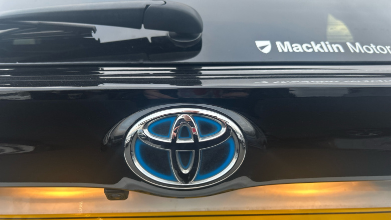 Toyota Yaris 1.5 Hybrid Design 5dr CVT Hybrid Hatchback